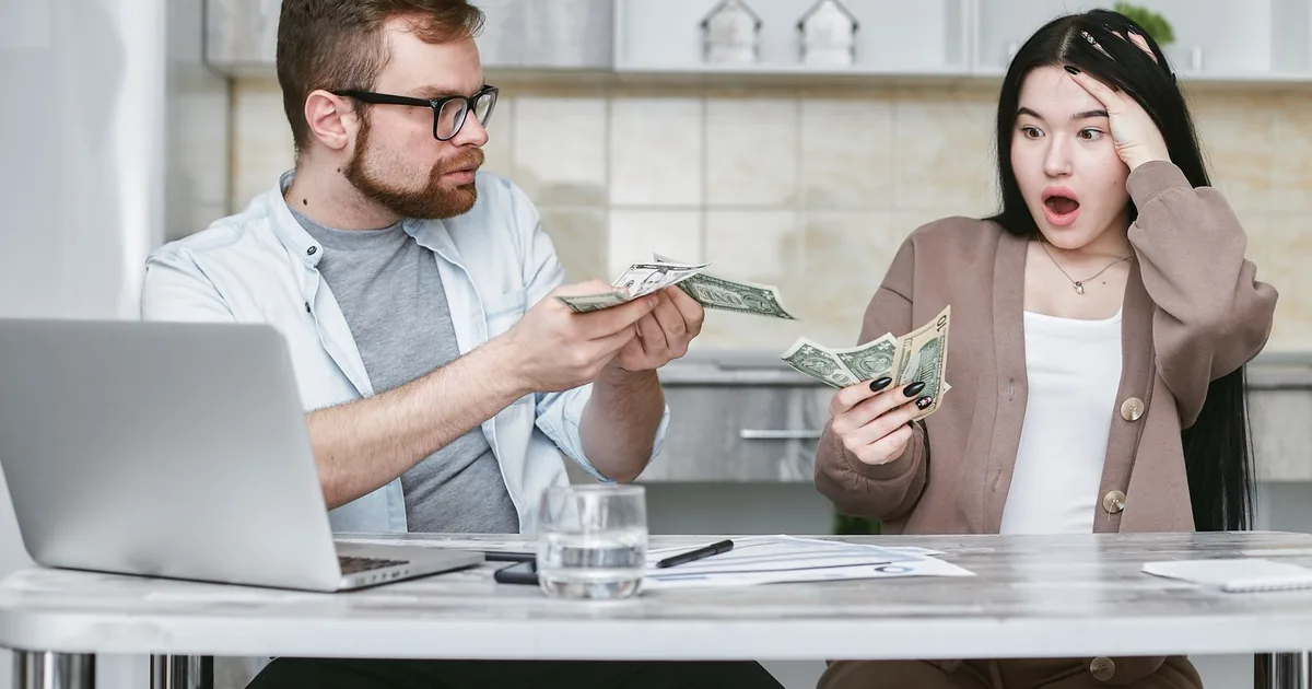 Construire l'harmonie financière dans les relations : Un guide pour des conversations honnêtes sur l'argent